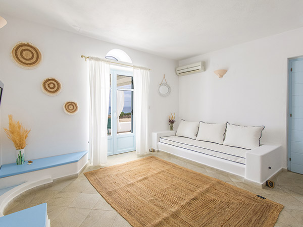 PAROS SEA VIEW APARTMENTS DELUXE TRIPLE 010