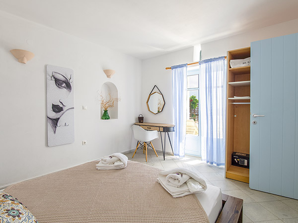 PAROS SEA VIEW APARTMENTS QUADRUPLE FAMILY 008